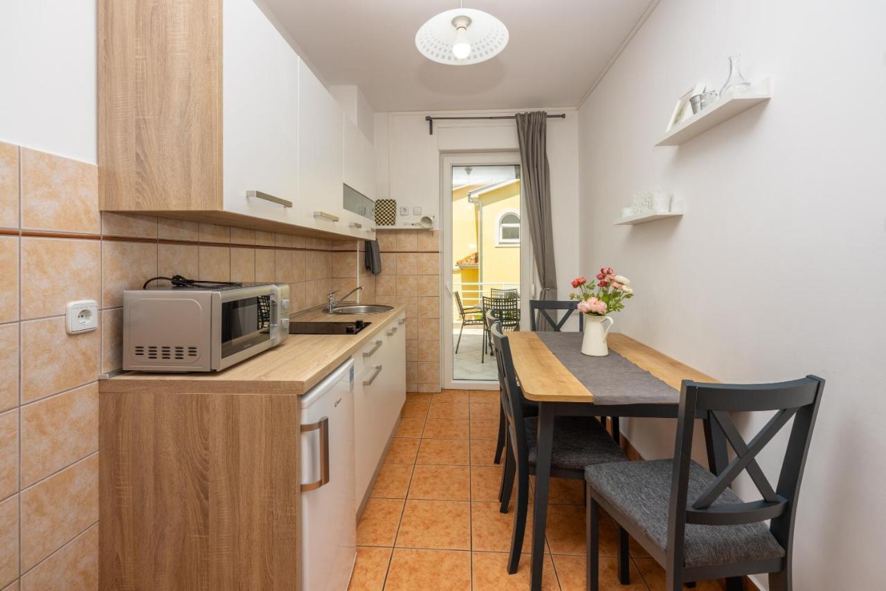 Apartments Claudia Crikvenica Luaran gambar