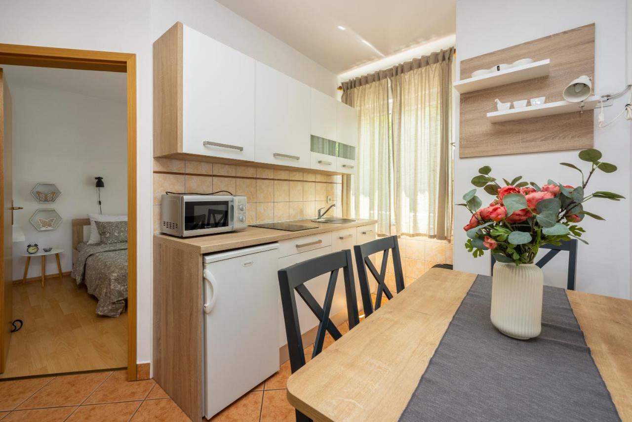 Apartments Claudia Crikvenica Luaran gambar