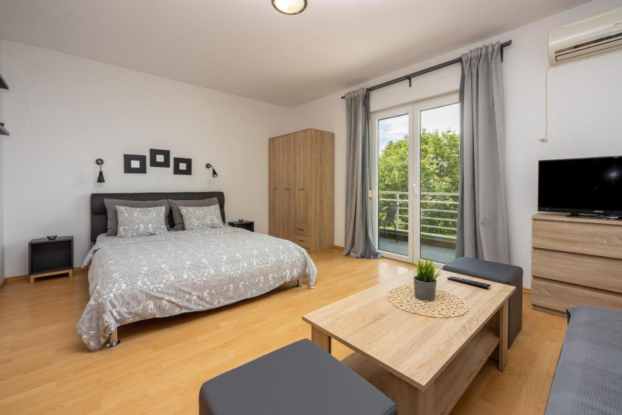 Apartments Claudia Crikvenica Luaran gambar
