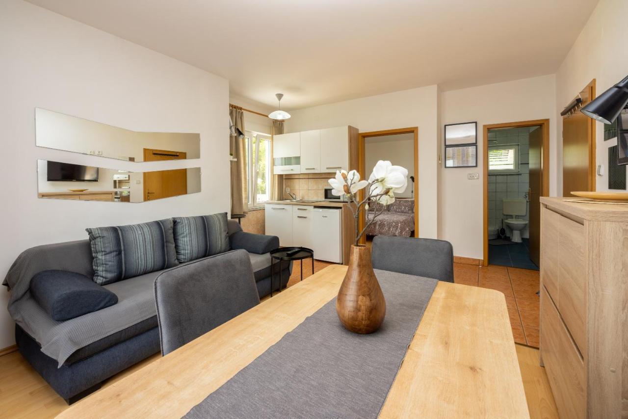 Apartments Claudia Crikvenica Luaran gambar