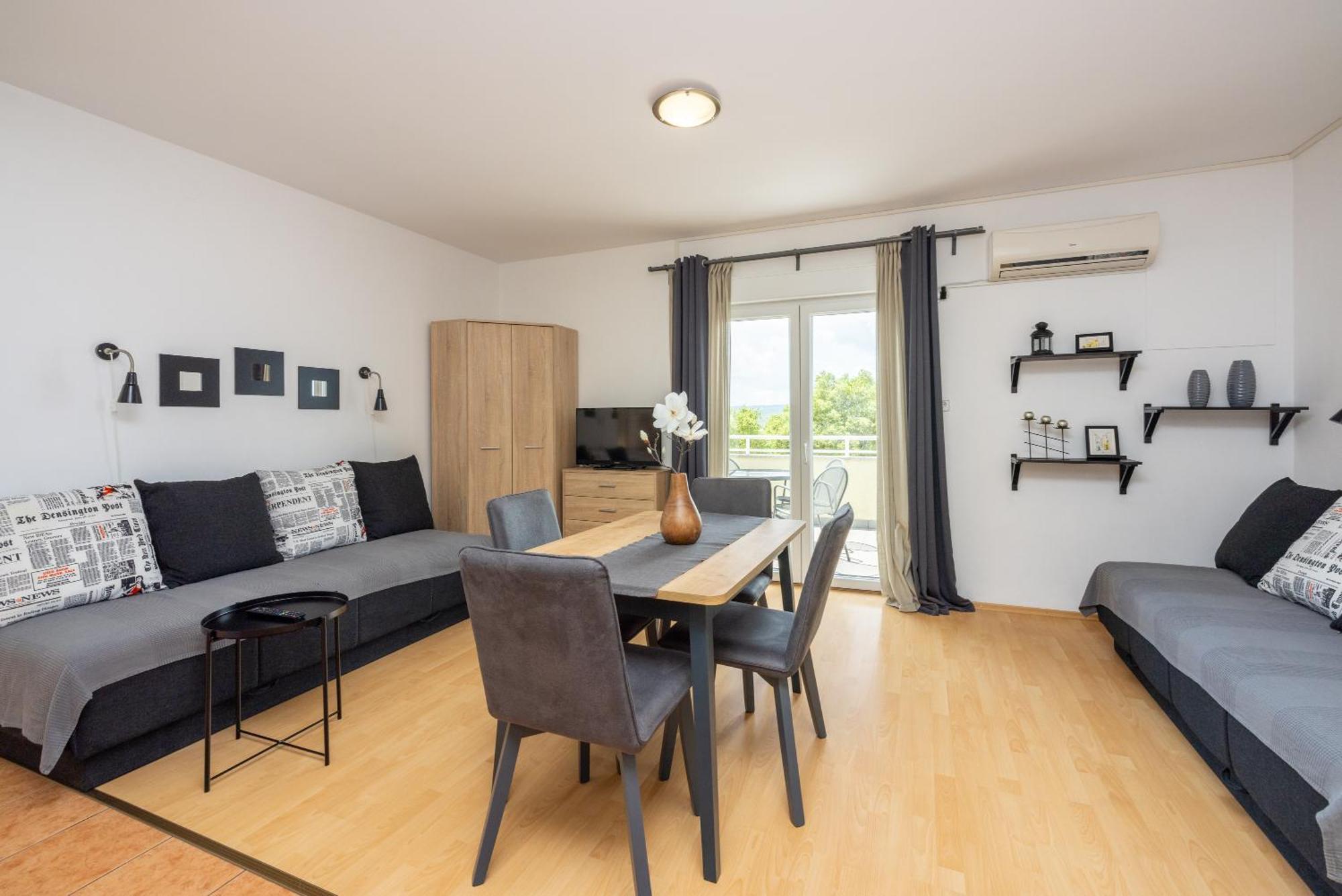 Apartments Claudia Crikvenica Luaran gambar